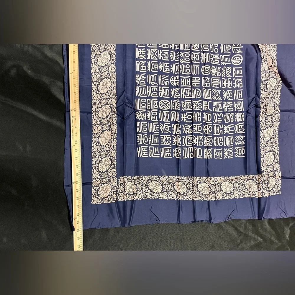 VTG 100% Silk Chinoiserie Elegant Blue Patterned Head Neck Scarf Quiet Luxury 33